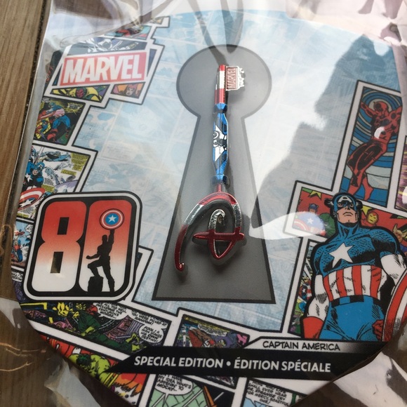 NWT Disney Keys Special Edition Bundle - Picture 6 of 7